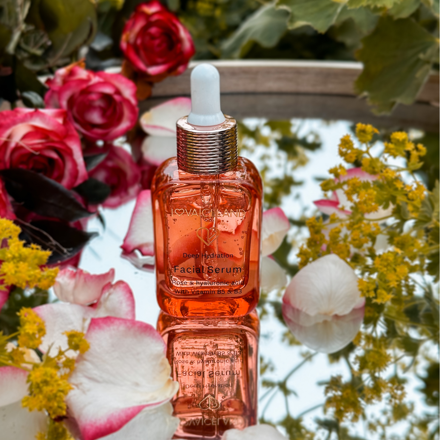 Rósa Andlits-Serum með Hýalúrónsýru, Vítamin B5 &amp; B3 (30ml)